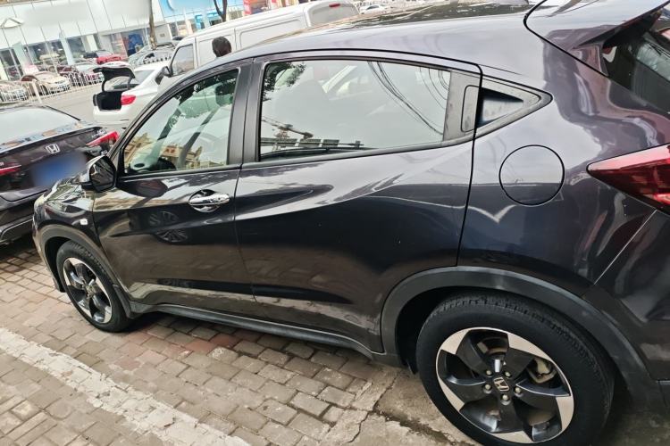 Used Honda Vezel 2017 1.8L CVT Front-Wheel Drive Pioneer Edition