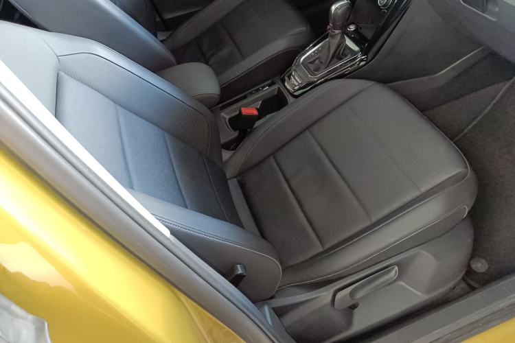 Used Volkswagen T-ROC 2018 280TSI DSG Two-Wheel-Drive Comfort Version China V Standard