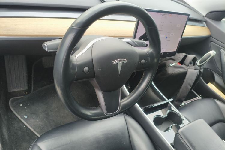 Used Tesla Model 3 2019 Long-Range Rear-Wheel-Drive Version