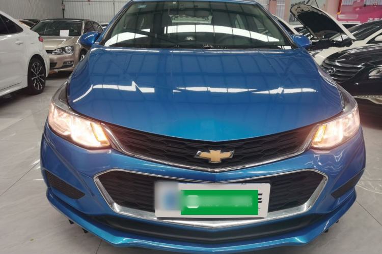 Used Chevrolet Cruze 2018 320 Automatic Pioneer Sunroof Edition
