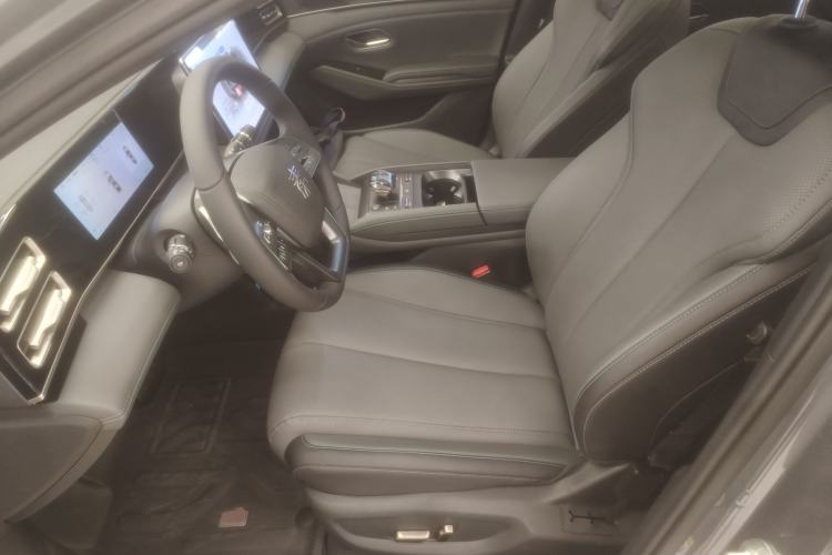 Used BYD Qin L 2025 DM-i Smart Drive 120KM Superior Model
