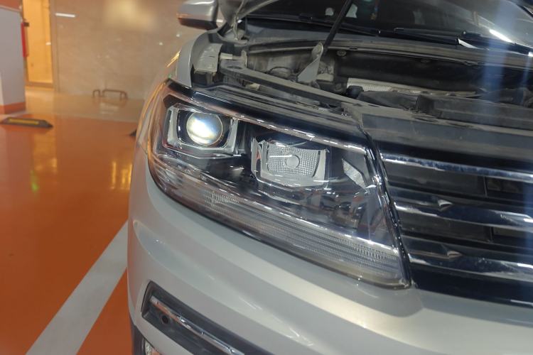 Used Volkswagen Tiguan L 2019 330TSI Automatic Two-Wheel Drive Smart Luxury Version China VI Standard
