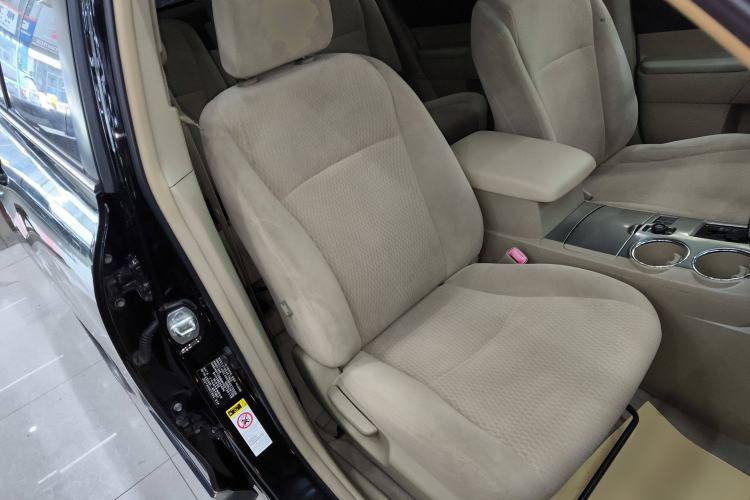 Used Toyota Highlander 2012 2.7L 2WD 5-Seater Elite Edition
