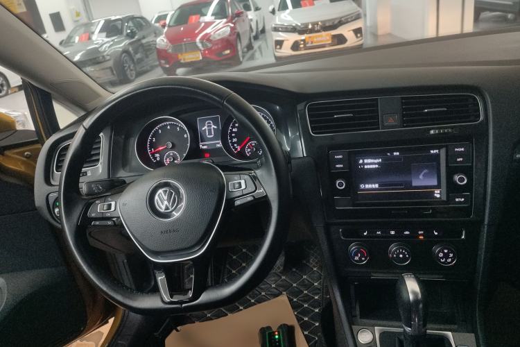 Used Volkswagen Golf 2018 230TSI Automatic Luxury Version