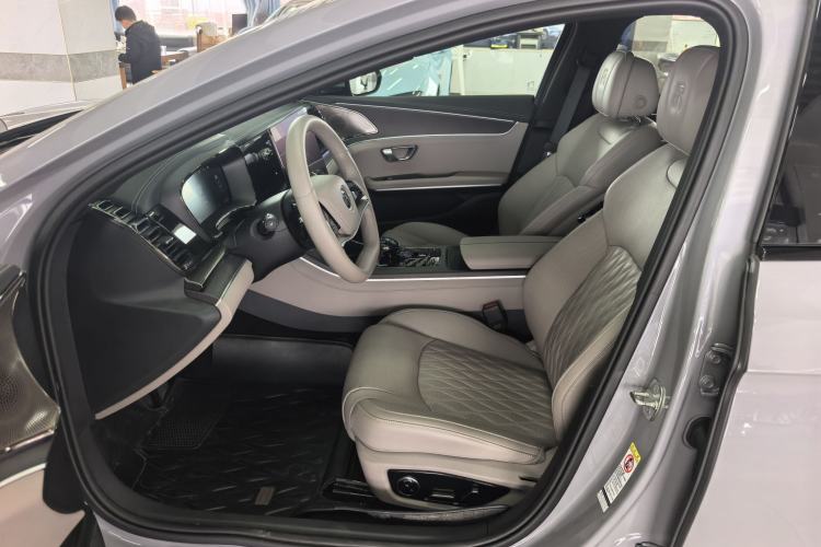 Used BYD Han 2025 EV Intelligent Driving Edition 701KM LiDAR Deluxe Model
