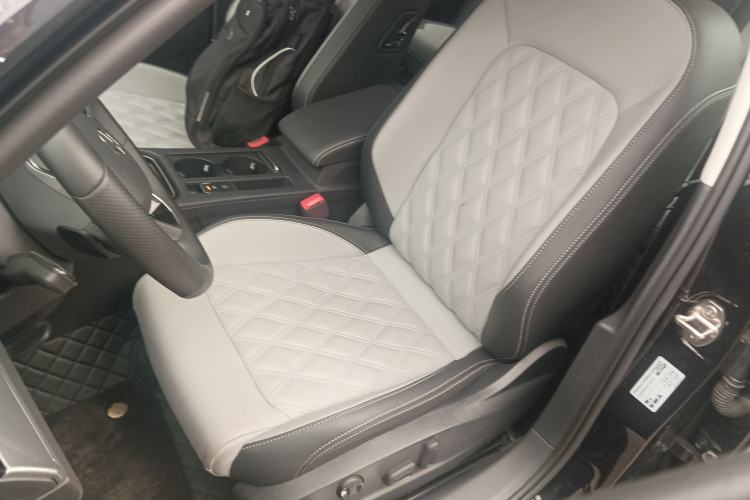 Used Volkswagen Magotan 2023 2 Million Units Limited Edition 330TSI DSG Leading Version
