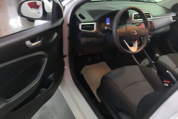 Used Hyundai Verna 2017 1.4L Manual Refreshed Version China V Standard
