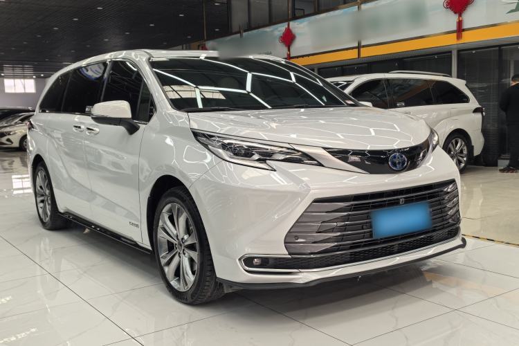 Used Toyota Sienna 2023 2.5L Hybrid Deluxe Edition
