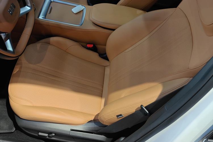 Used  L7 2025 EM-i 115km Exploration Edition
