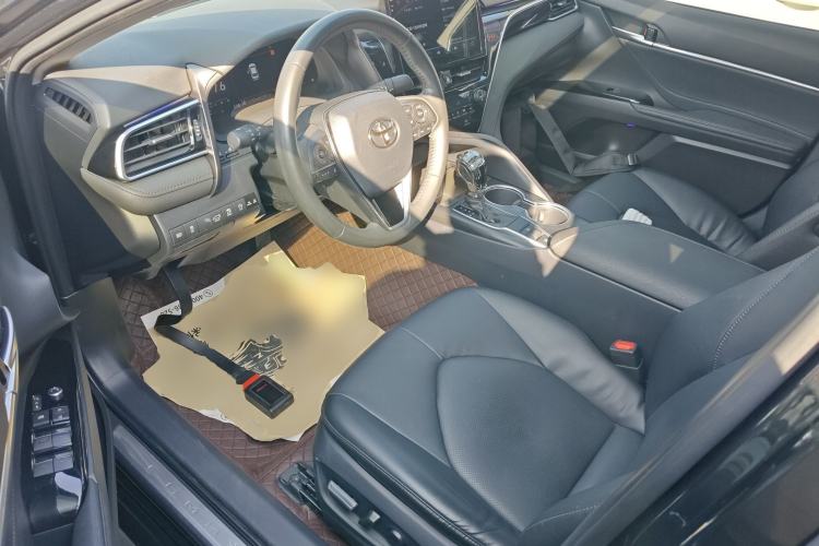 Used Toyota Camry 2021 2.0G Luxury Edition
