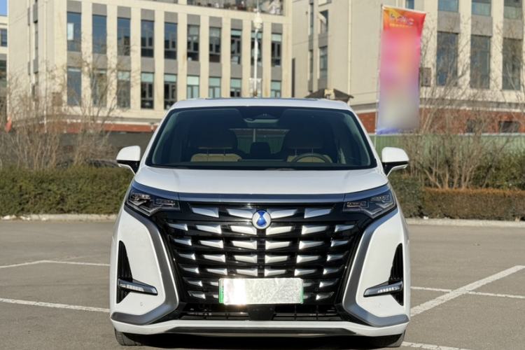 Used Denza D9 2022 DM-i 970 Four-Wheel Drive Prestige Model
