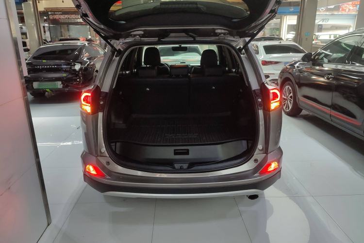 Used Toyota RAV4 2016 2.0L CVT Two-Wheel Drive Smart Edition China V Standard
