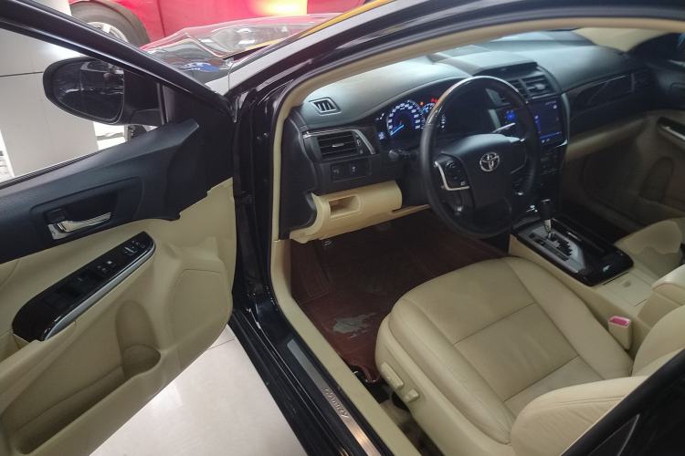 Used Toyota Camry 2015 2.0G Premier Edition
