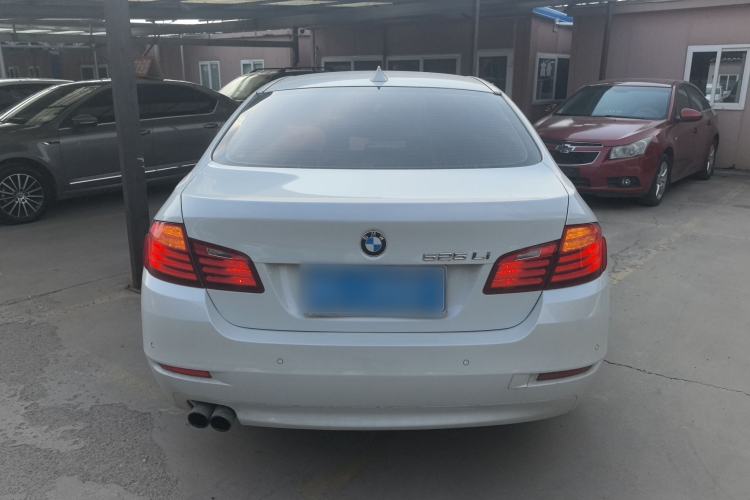 Used BMW 5 Series 2017 525Li Leading Model
