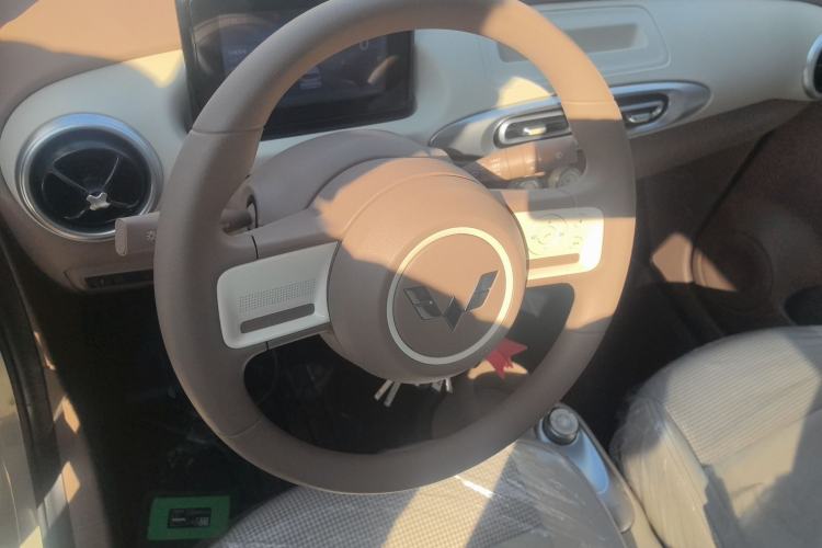 Used Wuling Hongguang MINIEV 2025 Four-Door Version Advanced Edition
