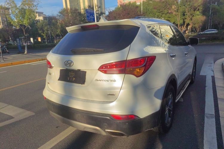 Used Hyundai Santa Fe 2013 2.4L Automatic 4x4 Smart Version
