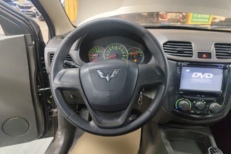 Used Wuling Hongguang 2015 1.5L S Base Model China IV
