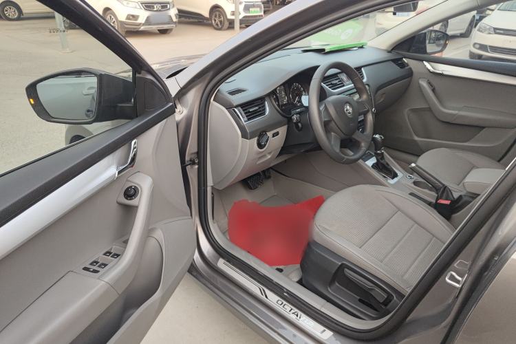 Used Skoda Octavia 2015 1.6L Automatic Yijie Edition