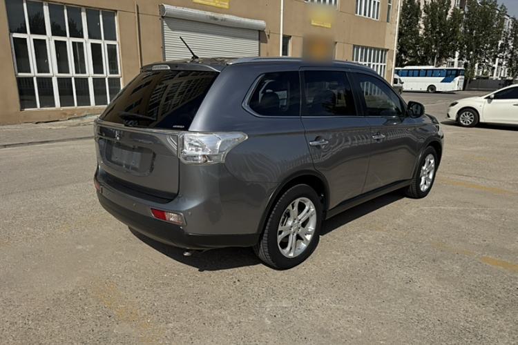 Used Mitsubishi Outlander 2014 2.4L 4x4 Deluxe Value Edition 5 Seats
