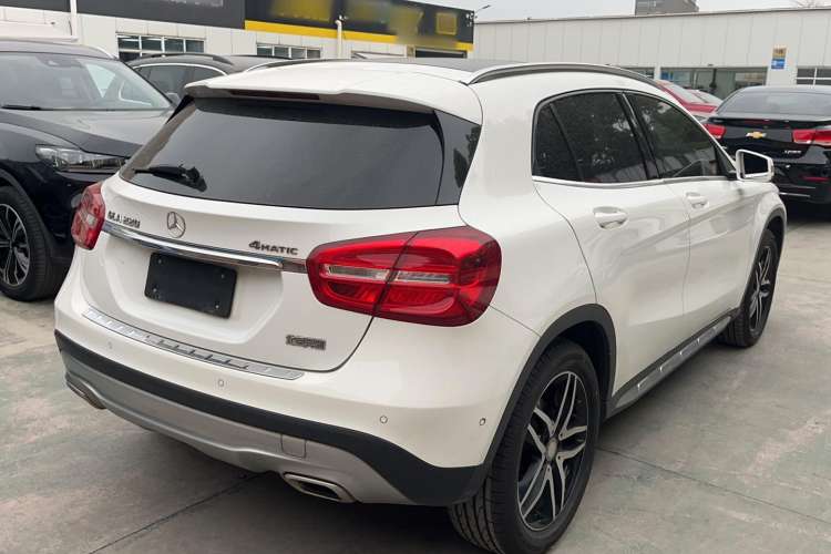 Used Mercedes-Benz GLA 2016 GLA 220 4MATIC Fashion Edition
