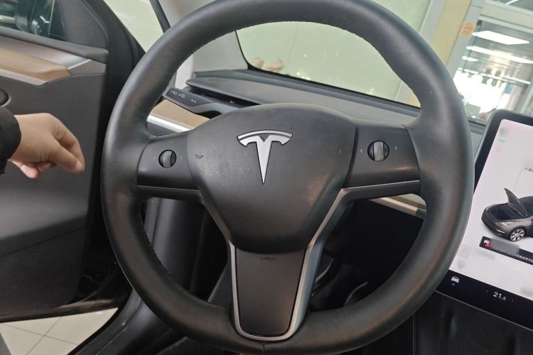 Used Tesla Model Y 2021 Long-Range All-Wheel-Drive Version
