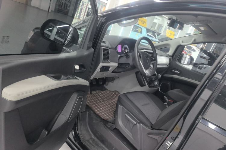 Used  M4 2019 Business Series 2.0L Manual - China VI Standard
