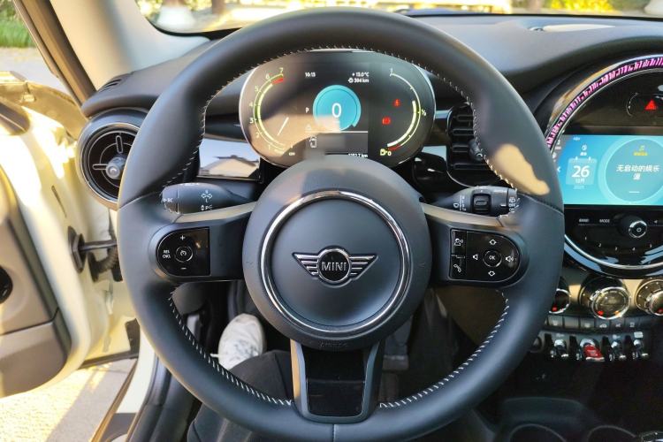 Used  MINI 2022 1.5T COOPER Artist