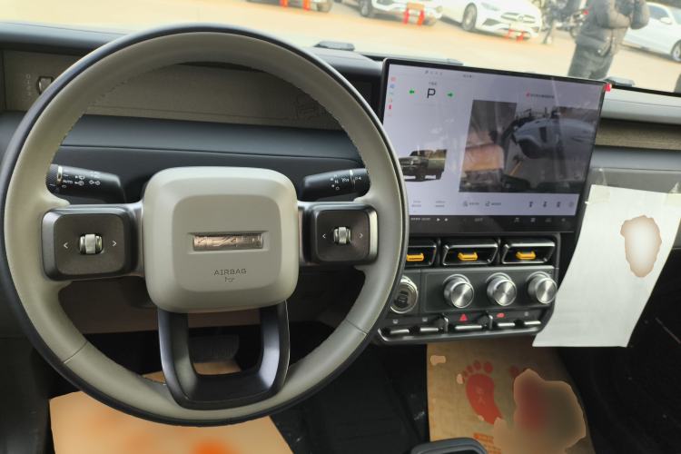 Used  V23 2025 501 Four-Wheel Drive Intelligent Driving Version
