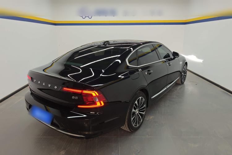 Used Volvo S90 2023 B5 Zhiyi Luxury Edition
