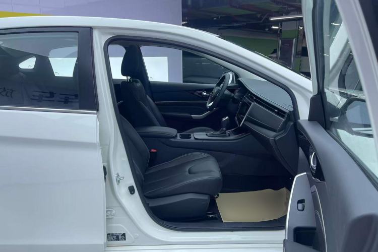 Used Venucia D60 2023 PLUS 1.6L XL CVT Yue Ling Edition
