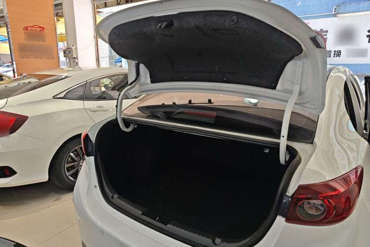 Used Mazda Mazda 3 Axela 2016 Sedan 1.5L Automatic Comfort Model
