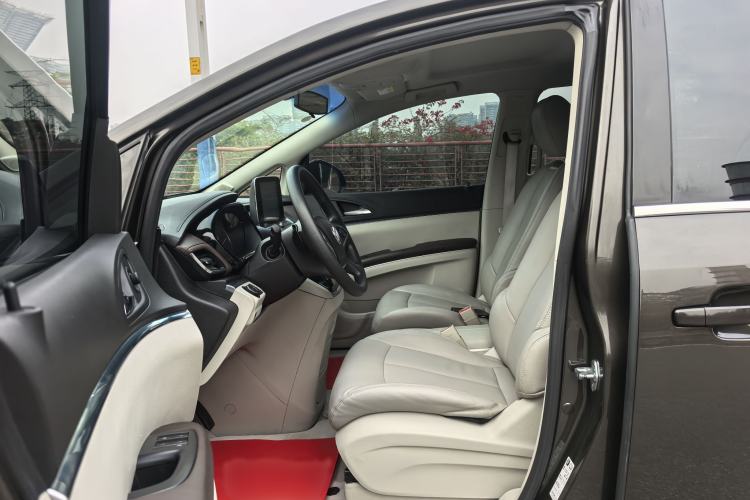 Used Buick GL8 2022 Land Cruiser Executive Class 652T Comfort Model
