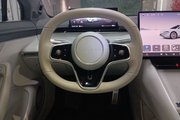 Used Hima Luxeed S7 2024 Ultra Four-Wheel Drive Flagship Edition
