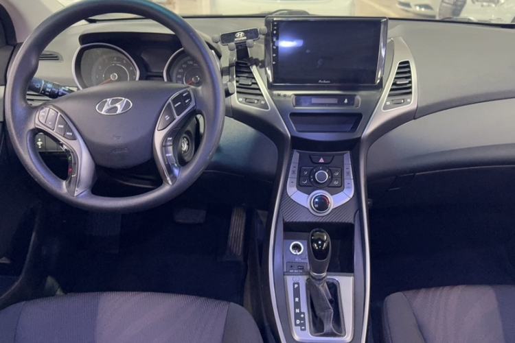 Used Hyundai Elantra 2015 1.6L Automatic Fashion Model
