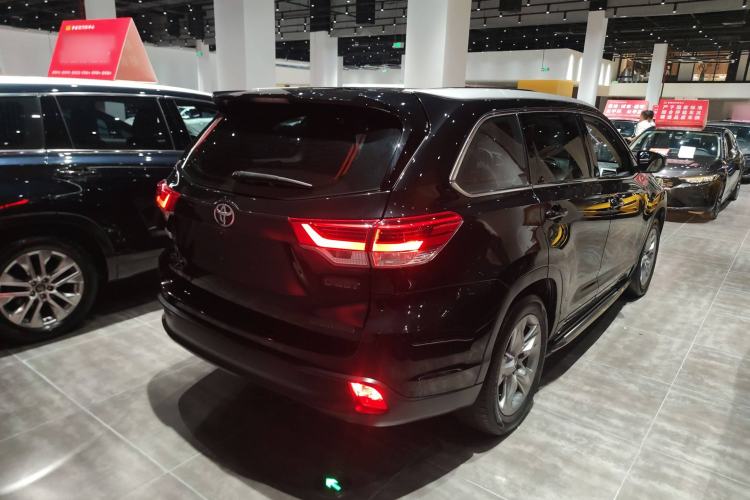 Used Toyota Highlander 2018 2.0T Four-Wheel Drive Luxury Version 7 Seats China VI Standard
