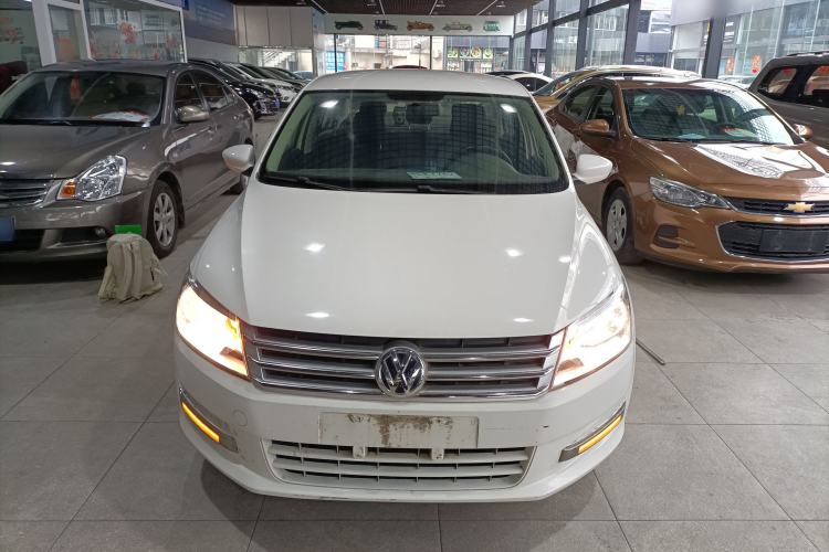 Used Volkswagen Santana 2015 1.6L Manual Fashion Edition
