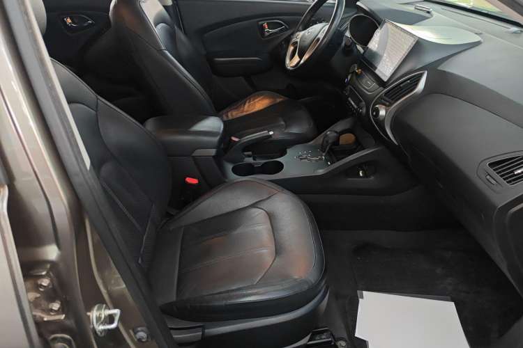 Used Hyundai ix35 2015 2.0L Automatic 2WD Smart Version China V Standard
