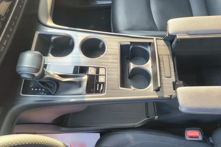 Used Toyota Sienna 2023 2.5L Hybrid Deluxe Edition