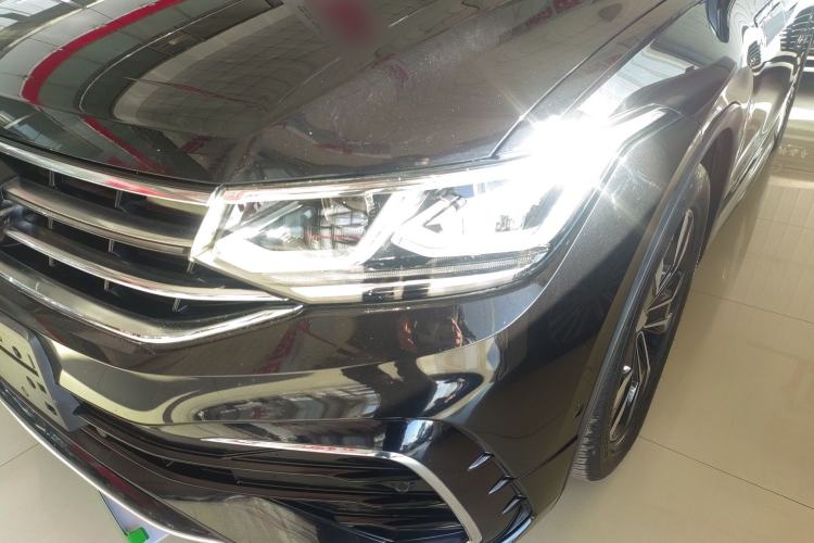 Used Volkswagen Tiguan L 2023 330TSI Automatic Two-Wheel Drive R-Line Flagship Edition
