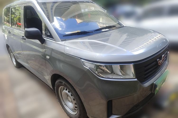 Used Wuling Hongguang PLUS 2020 1.5L Manual Standard Edition 5 Seats
