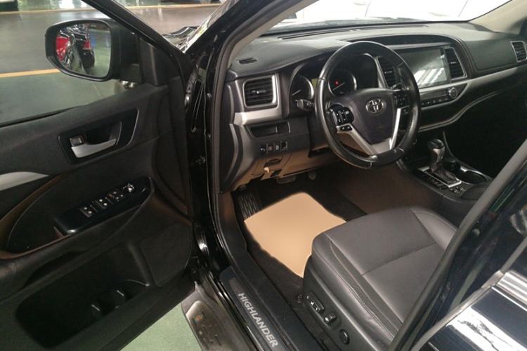 Used Toyota Highlander 2015 2.0T Two-Wheel Drive Luxury Edition 7 Seats
