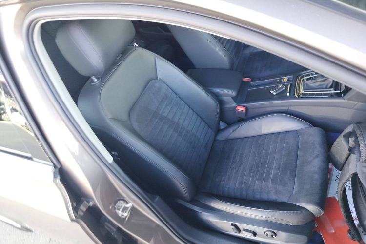 Used Volkswagen Magotan 2017 330TSI DSG Luxury Model
