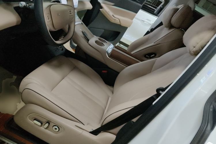 Used XPeng X9 2024 702 Ultra-Long Range Pro
