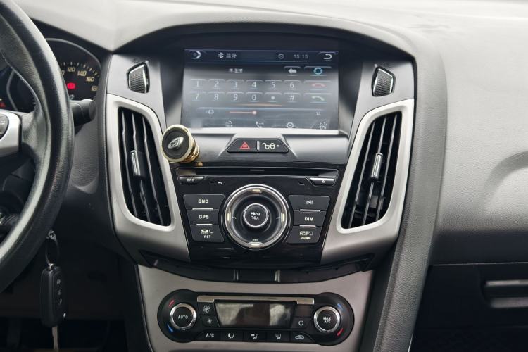 Used Ford Focus 2012 Sedan 1.6L Manual Fashion Edition