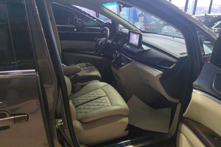 Used Buick GL8 2021 Land Cruiser Executive Class 652T Comfort Model
