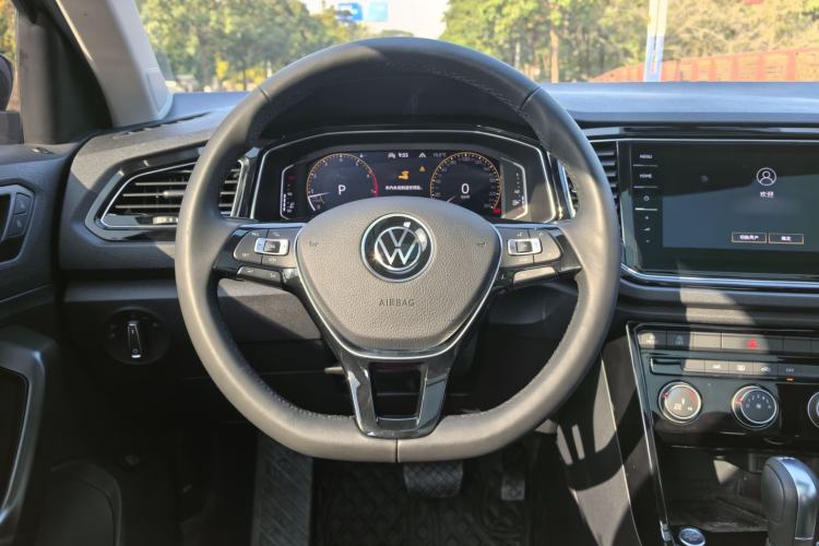 Used Volkswagen T-ROC 2021 280TSI DSG Two-Wheel Drive Comfort Connect Edition