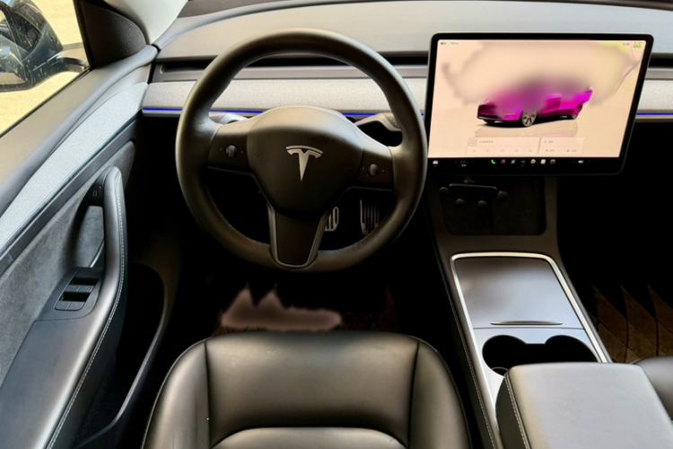 Used Tesla Model Y 2023 Rear-Wheel-Drive Version
