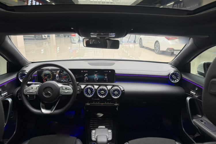 Used Mercedes-Benz A-Class 2020 Restyled A 200 L Sport Sedan Fashion Version
