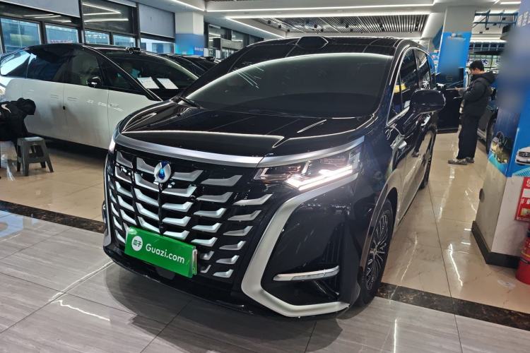 Used Denza D9 2025 DM-i Smart Drive 1020 Four-Wheel Drive Deluxe Model
