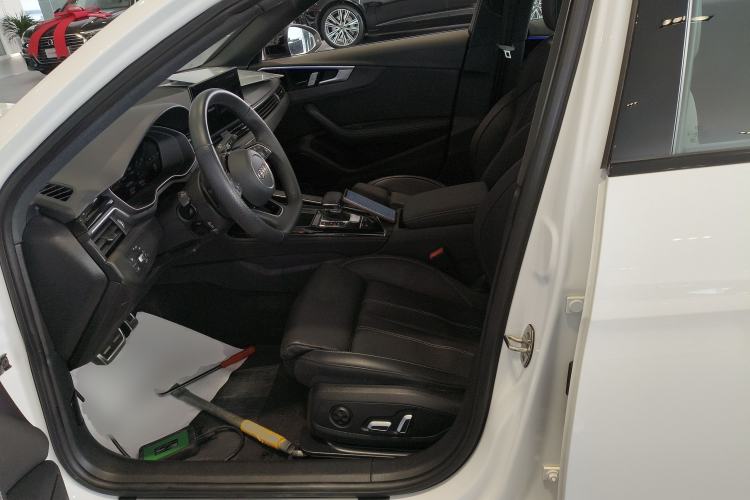 Used Audi A4L 2023 40 TFSI Luxury Dynamic Model